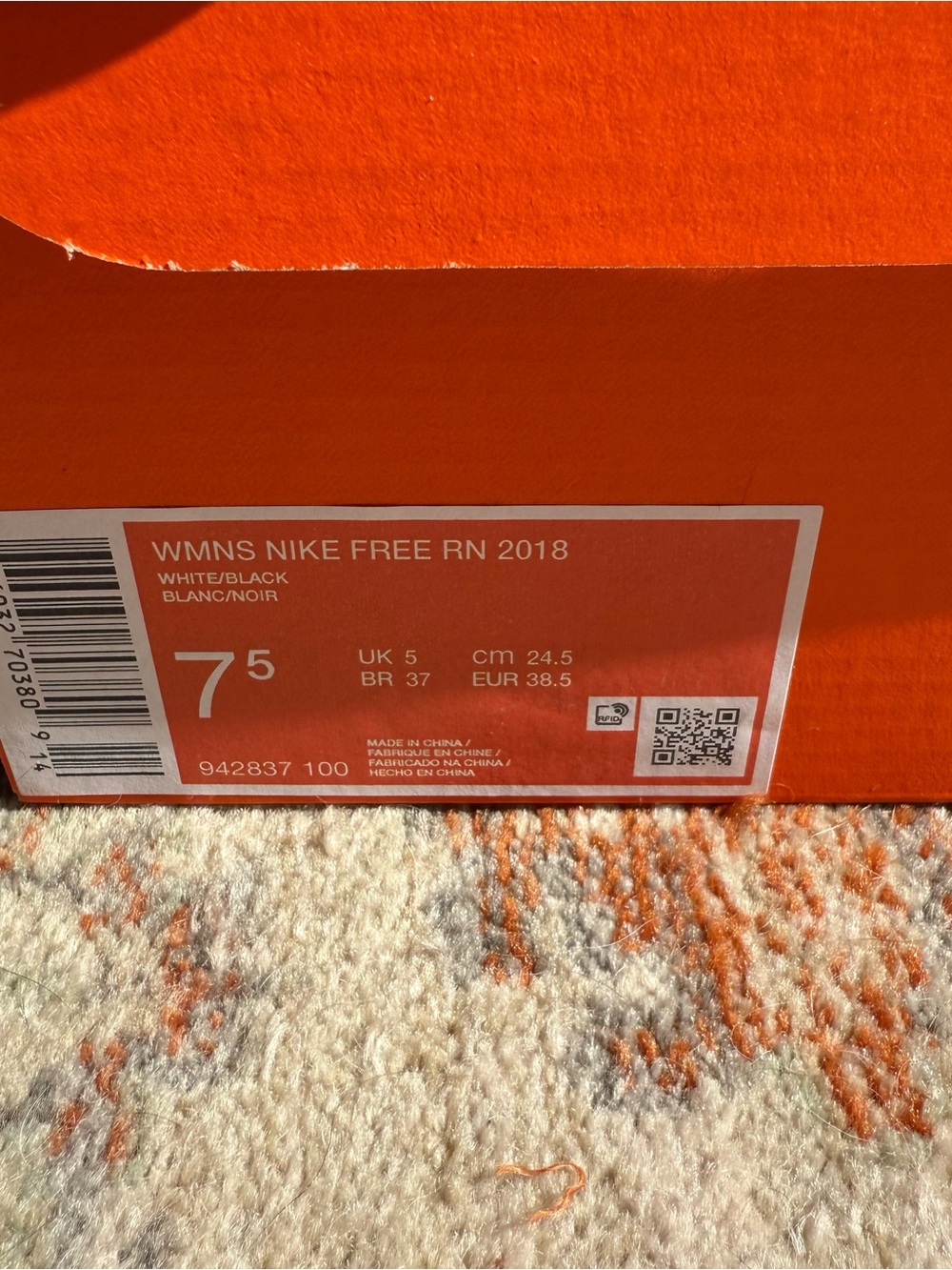 NWT brand new in box Nike White Freerun Flyknit Training Sneakers size 7.5 - Picture 7 of 10